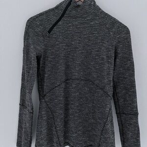 Lululemon long sleeve 1/4 zip gray sweater size 8